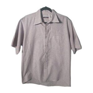 Manhattan Men’s Medium Striped Short Sleeve Button Down Shirt. HL407